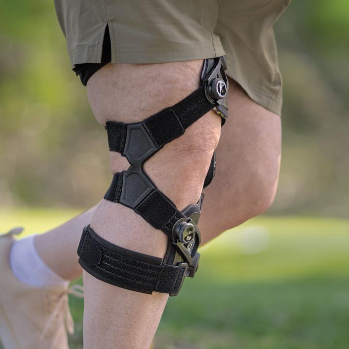 DonJoy ROAM OA Knee Brace - On knee side view