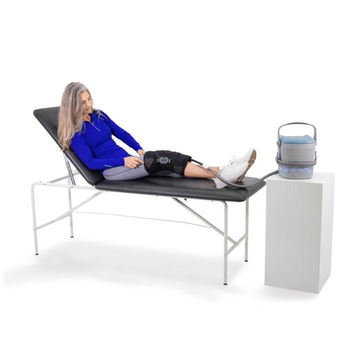 DonyJoy Cryoknee - on table with Iceman Classic